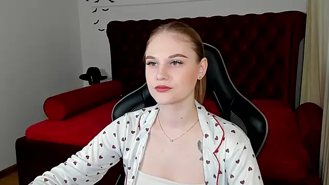 Snapshot of AriaWell chatting on November 2025 05:11:02 AM AriaWell online show from November 2025 05:11:02 AM