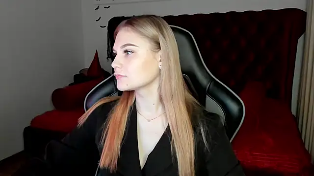 Snapshot of AriaWell chatting on November 2025 05:27:02 PM AriaWell online show from November 2025 05:27:02 PM