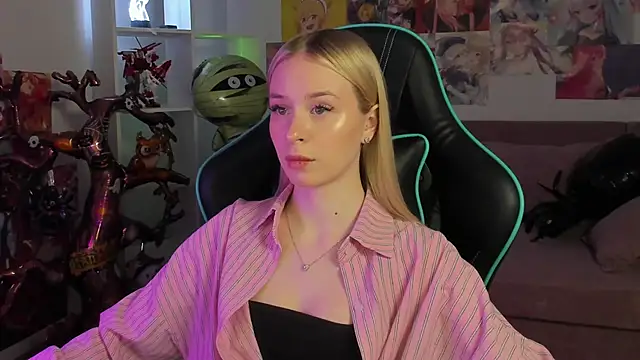 MiaGraces online show from November 2025 05:28:02 PM