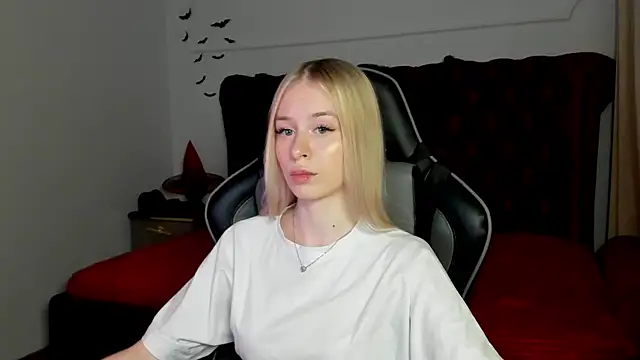 MiaGraces online show from November 2025 05:16:01 PM