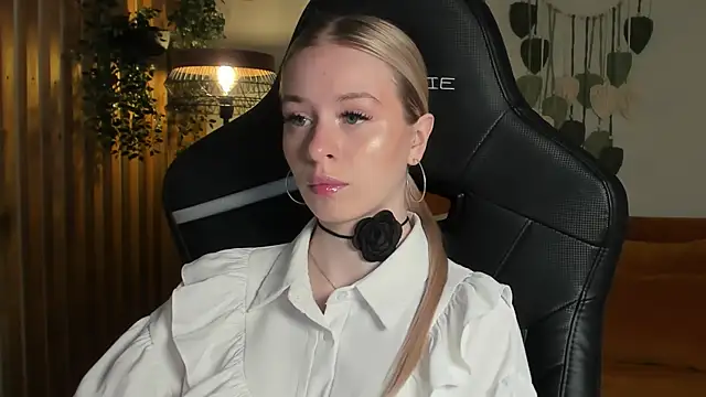 MiaGraces online show from November 2025 05:30:01 AM