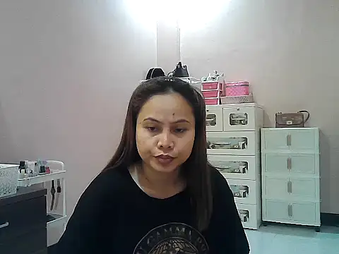 Amarrahlyn online show from July 2026 10:17:01 PM