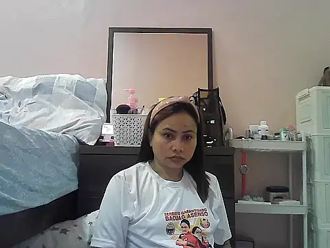 Snapshot of Amarrahlyn chatting on May 2026 09:43:02 PM Amarrahlyn online show from May 2026 09:43:02 PM