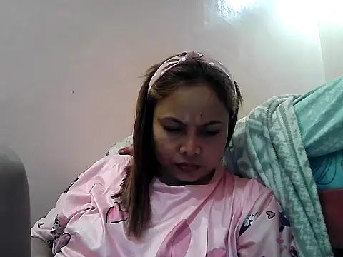 Snapshot of Amarrahlyn chatting on May 2026 10:19:01 PM Amarrahlyn online show from May 2026 10:19:01 PM