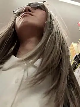 takusaki223 online show from April 2026 04:28:02 AM