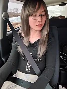 takusaki223 online show from April 2026 12:39:01 AM