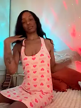 Snapshot of LoveDreaux chatting on December 2025 01:55:02 AM LoveDreaux online show from December 2025 01:55:02 AM