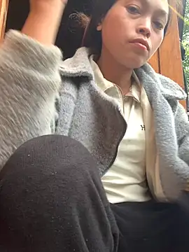 Snapshot of Halyy_xx chatting on November 2025 01:45:01 AM Halyy xx online show from November 2025 01:45:01 AM