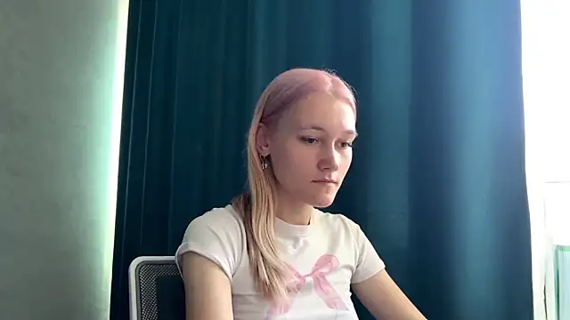 TwinedPeril online show from October 2025 07:32:02 AM