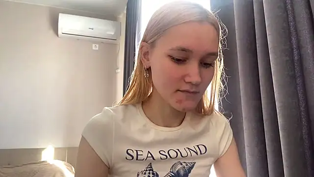 TwinedPeril online show from October 2025 07:08:01 AM