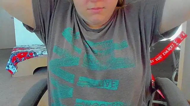 Snapshot of Liza-Mendez chatting on October 2025 05:29:02 AM Liza-Mendez online show from October 2025 05:29:02 AM