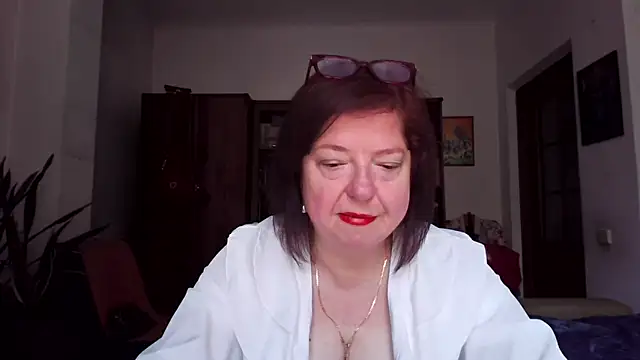 Snapshot of Violet_Pulse chatting on June 2026 07:38:01 AM Violet Pulse online show from June 2026 07:38:01 AM