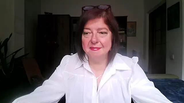 Snapshot of Violet_Pulse chatting on June 2026 07:13:02 AM Violet Pulse online show from June 2026 07:13:02 AM