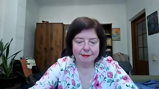 Violet Pulse online show from February 2026 12:05:01 PM