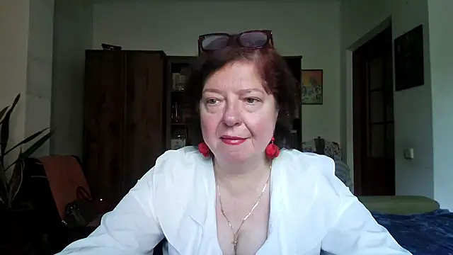 Snapshot of Violet_Pulse chatting on June 2026 10:32:02 AM Violet Pulse online show from June 2026 10:32:02 AM