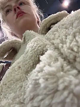 Snapshot of RonnieKiss chatting on November 2025 05:35:02 AM RonnieKiss online show from November 2025 05:35:02 AM