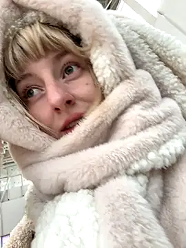 Snapshot of RonnieKiss chatting on November 2025 06:28:01 AM RonnieKiss online show from November 2025 06:28:01 AM