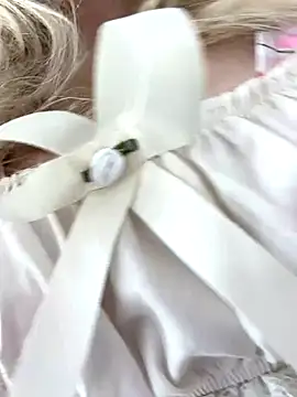 Snapshot of RonnieKiss chatting on November 2025 03:54:02 AM RonnieKiss online show from November 2025 03:54:02 AM