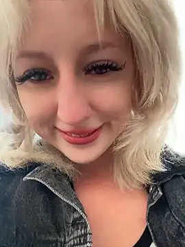 RonnieKiss online show from April 2026 06:31:02 AM