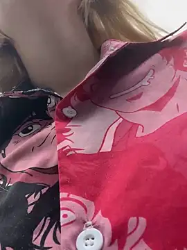 Snapshot of RonnieKiss chatting on November 2025 04:27:02 AM RonnieKiss online show from November 2025 04:27:02 AM