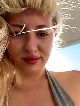 RonnieKiss online show from December 2025 05:10:01 AM