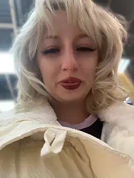 RonnieKiss online show from April 2026 10:41:01 AM