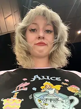 RonnieKiss online show from March 2026 01:33:01 PM