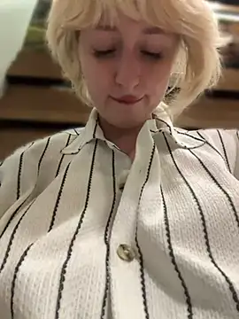 RonnieKiss online show from May 2026 08:36:02 AM