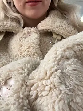 Snapshot of RonnieKiss chatting on October 2025 03:16:01 AM RonnieKiss online show from October 2025 03:16:01 AM