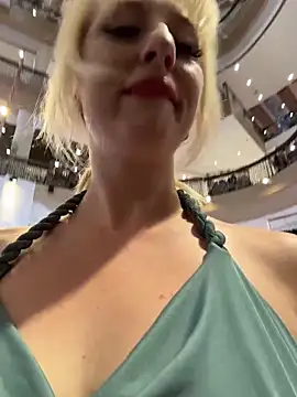 RonnieKiss online show from February 2026 09:09:01 AM