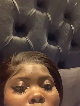 Snapshot of 21shazzy chatting on October 2025 01:42:02 AM 21shazzy online show from October 2025 01:42:02 AM