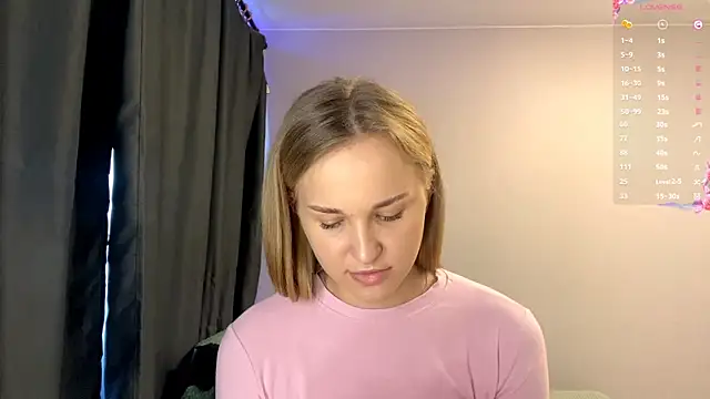 Snapshot of TanekaBoitel chatting on October 2025 10:39:02 AM TanekaBoitel online show from October 2025 10:39:02 AM