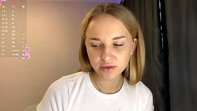 Snapshot of TanekaBoitel chatting on October 2025 10:39:01 AM TanekaBoitel online show from October 2025 10:39:01 AM