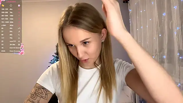 TanekaBoitel online show from December 2025 02:55:01 PM