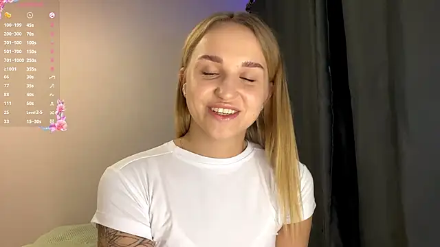 Snapshot of TanekaBoitel chatting on October 2025 02:20:02 PM TanekaBoitel online show from October 2025 02:20:02 PM