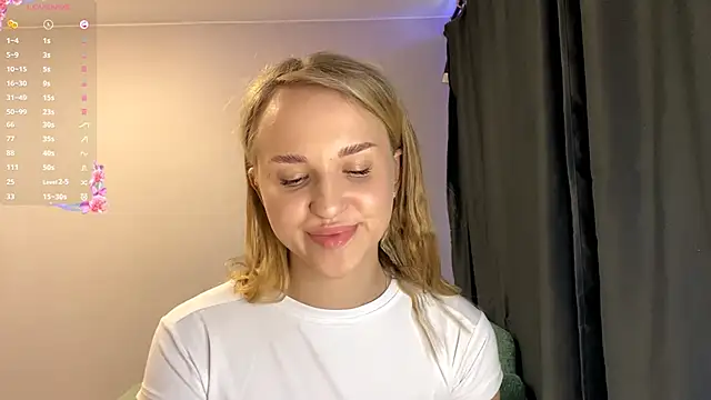 Snapshot of TanekaBoitel chatting on October 2025 10:23:02 AM TanekaBoitel online show from October 2025 10:23:02 AM