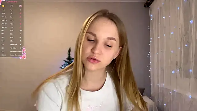 TanekaBoitel online show from December 2025 03:18:02 PM