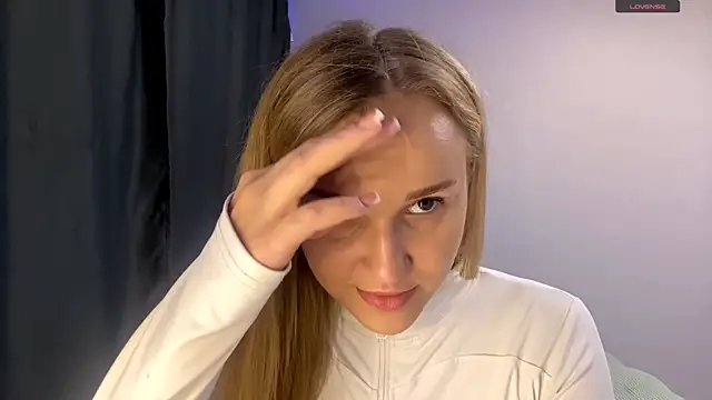 Snapshot of TanekaBoitel chatting on October 2025 10:12:01 AM TanekaBoitel online show from October 2025 10:12:01 AM