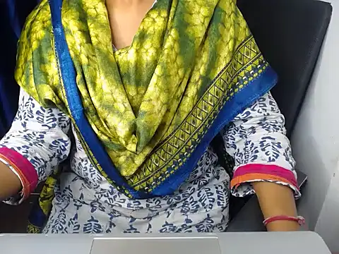Snapshot of priya_gupta7 chatting on October 2025 01:36:01 PM priya gupta7 online show from October 2025 01:36:01 PM