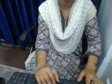 Snapshot of priya_gupta7 chatting on October 2025 01:26:02 PM priya gupta7 online show from October 2025 01:26:02 PM
