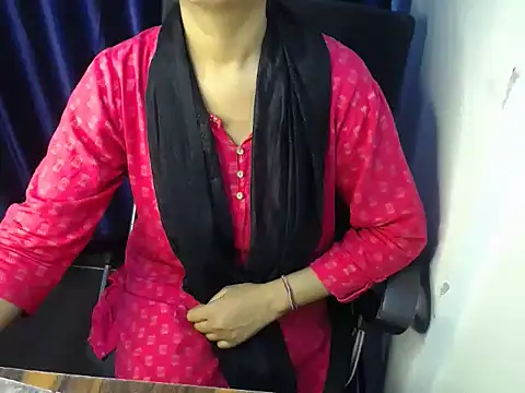Snapshot of priya_gupta7 chatting on October 2025 01:46:02 PM priya gupta7 online show from October 2025 01:46:02 PM