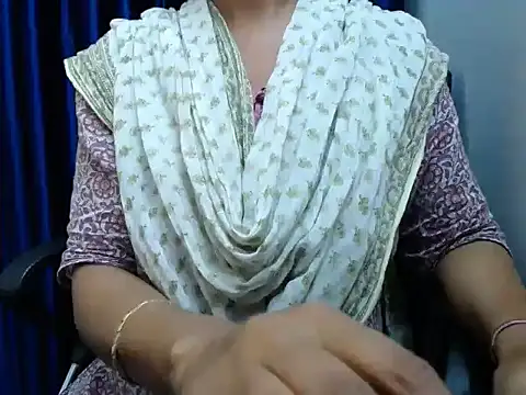 Snapshot of priya_gupta7 chatting on October 2025 02:19:01 PM priya gupta7 online show from October 2025 02:19:01 PM