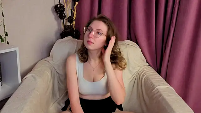 Snapshot of DaliaRadtke chatting on November 2025 06:13:02 PM DaliaRadtke online show from November 2025 06:13:02 PM