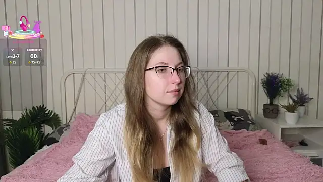 Snapshot of DaliaRadtke chatting on October 2025 08:09:01 PM DaliaRadtke online show from October 2025 08:09:01 PM