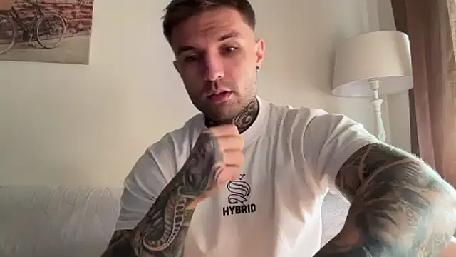 Larsskeet online show from October 2025 01:45:01 PM