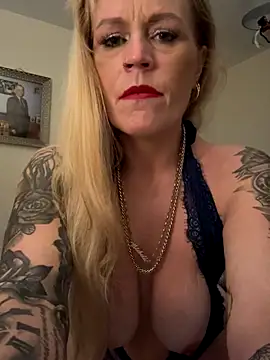 Snapshot of Carmen36XX chatting on October 2025 10:23:02 PM Carmen36XX online show from October 2025 10:23:02 PM