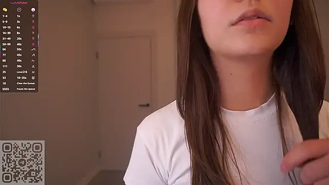 Snapshot of AdrianaCoenen chatting on October 2025 06:42:01 PM AdrianaCoenen online show from October 2025 06:42:01 PM