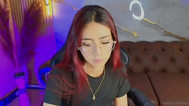 Snapshot of mia_tf chatting on November 2025 01:59:01 PM mia tf online show from November 2025 01:59:01 PM