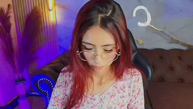 Snapshot of mia_tf chatting on October 2025 01:54:02 PM mia tf online show from October 2025 01:54:02 PM