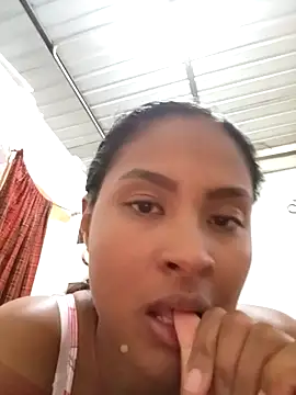 Snapshot of _Canella_ chatting on September 2025 02:17:02 AM  Canella  online show from September 2025 02:17:02 AM